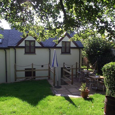 Carpenters Cottages Llanishen Exterior foto